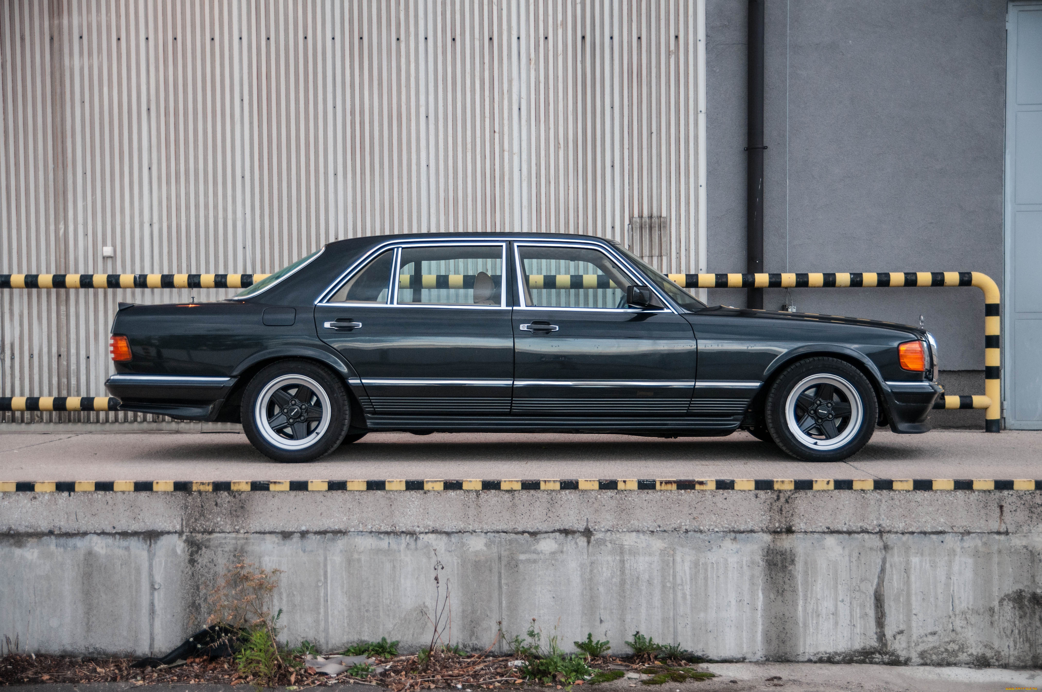 W126. Mercedes w126. Mercedes w126 AMG. Мерседес 126 AMG. Mercedes-Benz 500 sel w126.